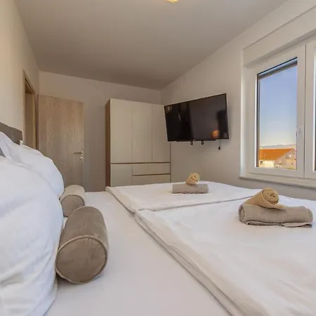 Elite Villa Vir